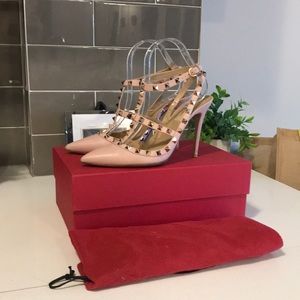 🚀 - Valentino rockstud heels matte pink - size 38.5 (8.5-8) - as is heels ***